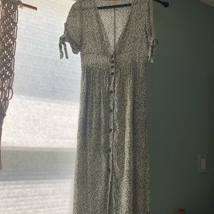 Beautifully melloday dress, never worn.